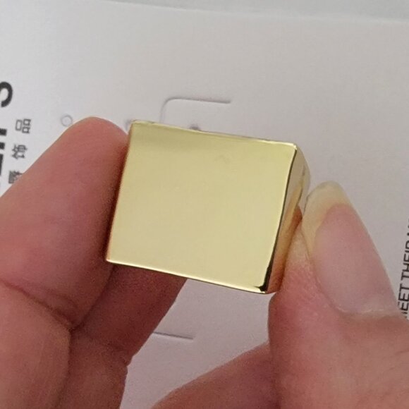 Lacelips Unisex Gold Flat Block Ring - Picture 2 of 5